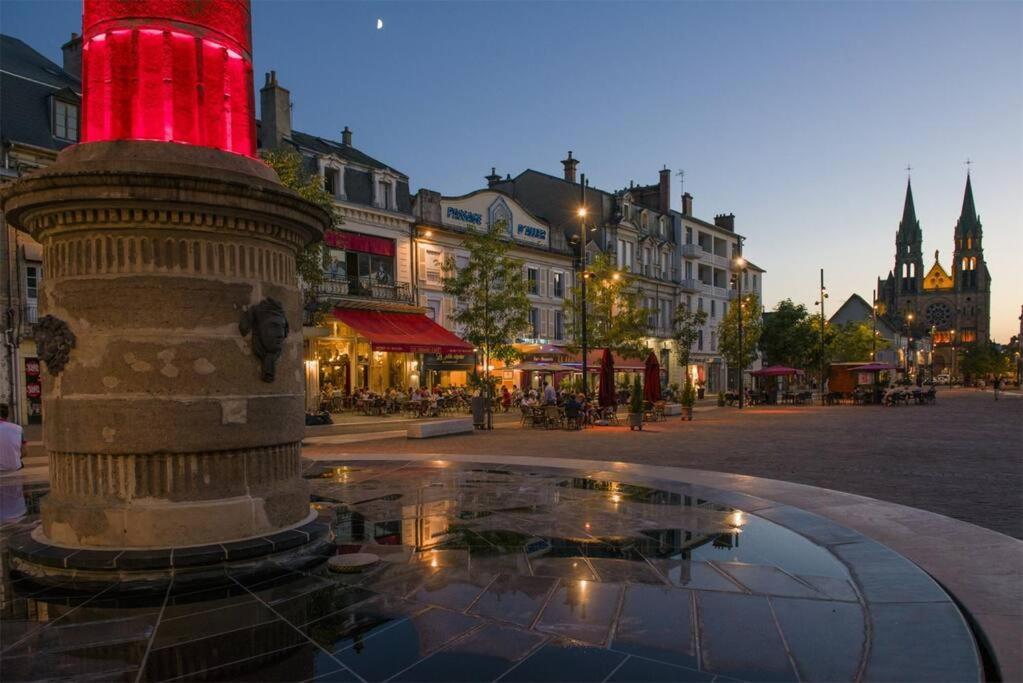 Joli Studio Avec Parking Prive, Bien Situe Moulins  Bagian luar foto