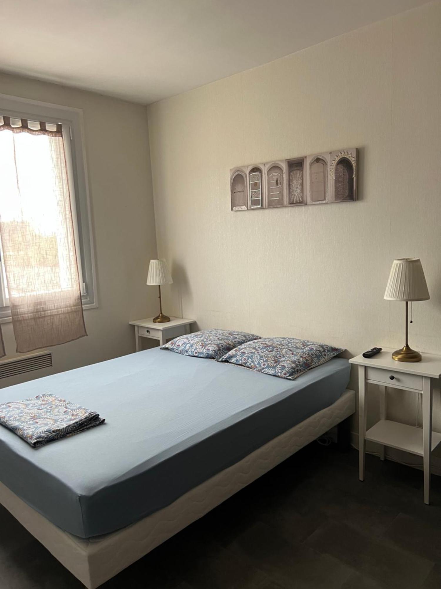 Joli Studio Avec Parking Prive, Bien Situe Moulins  Bagian luar foto